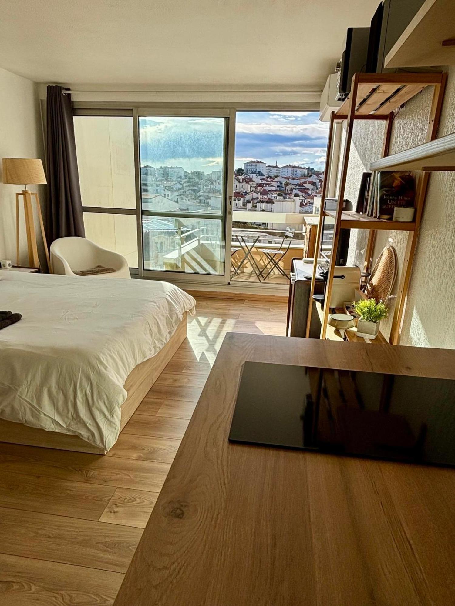 Studio Et Piscine Sur La Grande Plage Биариц Екстериор снимка