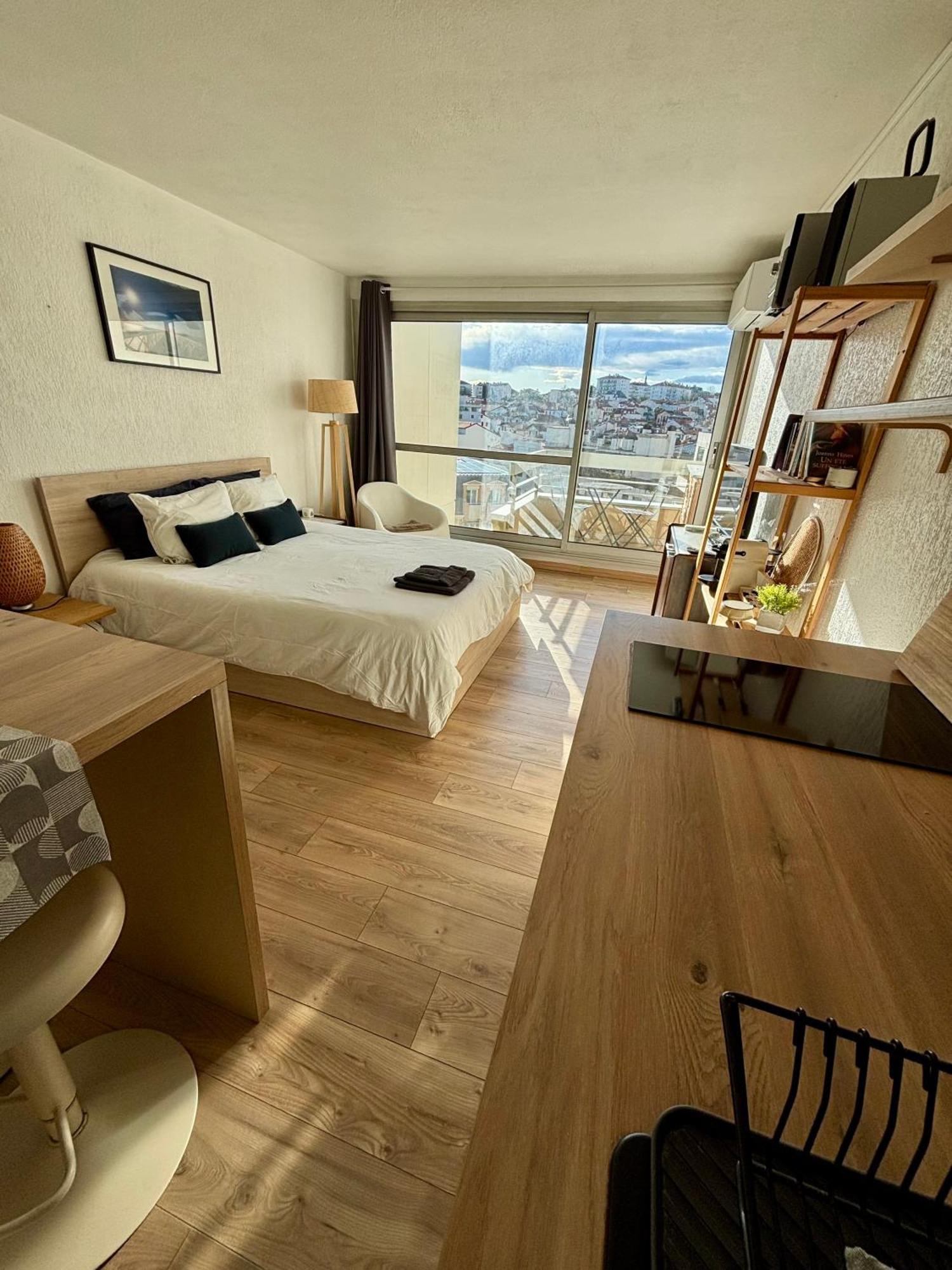 Studio Et Piscine Sur La Grande Plage Биариц Екстериор снимка