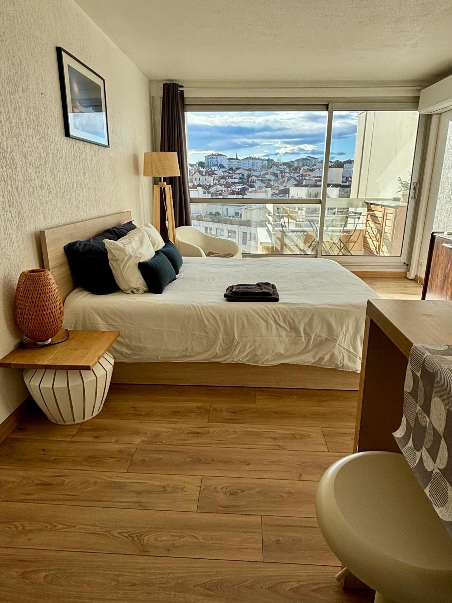 Studio Et Piscine Sur La Grande Plage Биариц Екстериор снимка