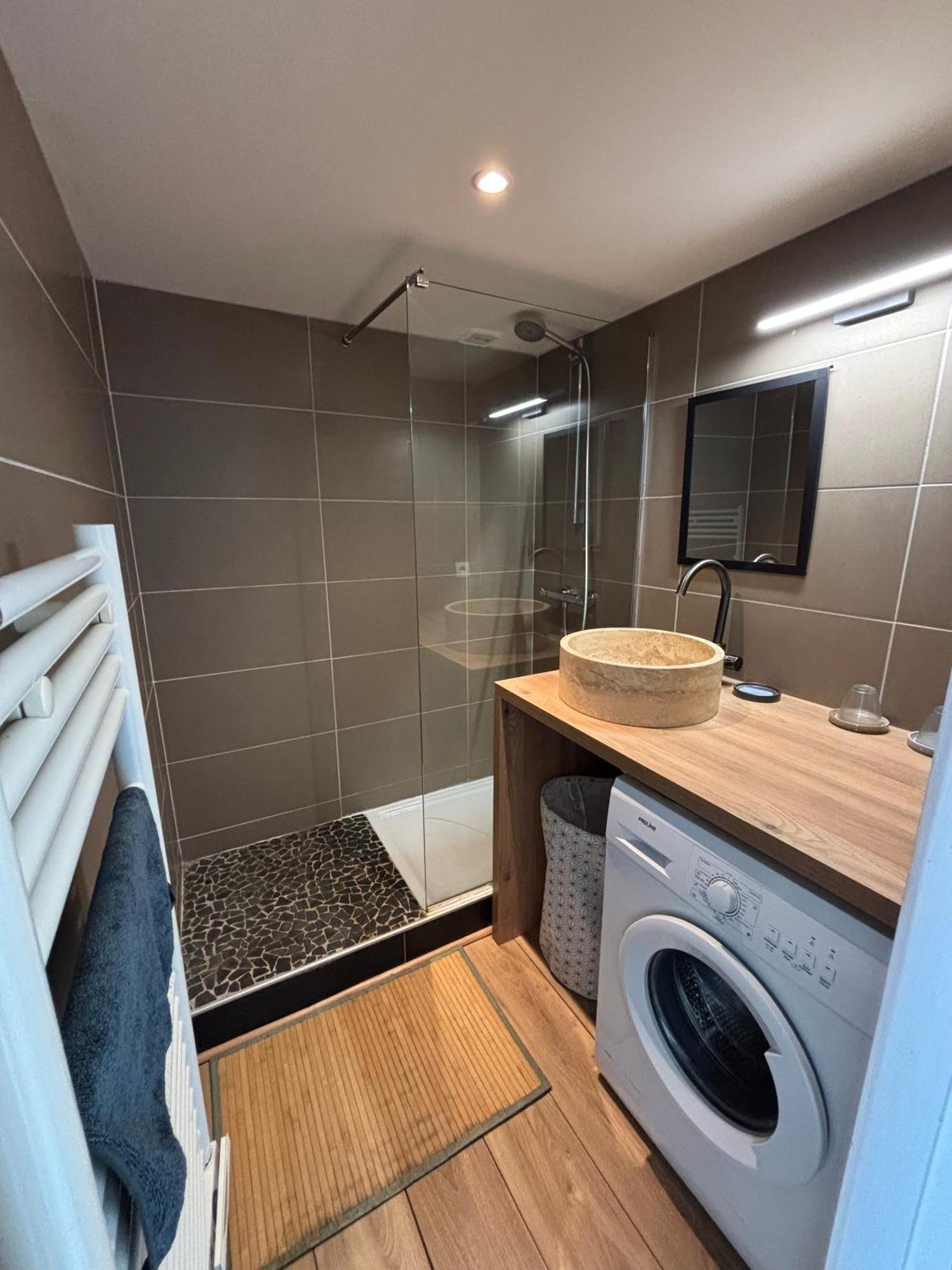 Studio Et Piscine Sur La Grande Plage Биариц Екстериор снимка